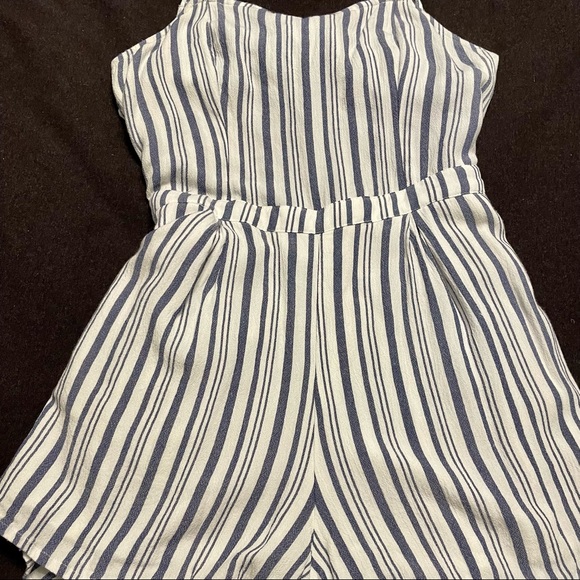 Hollister Tie Back Romper - Picture 4 of 8